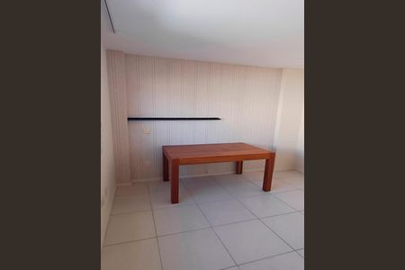 Apartamento para alugar com 71m², 2 quartos e 1 vagaQuarto