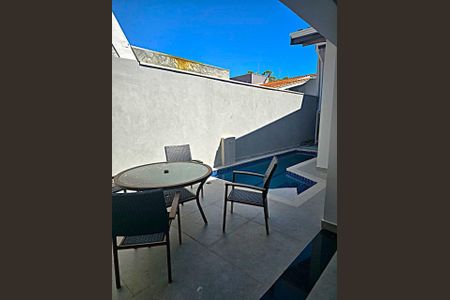 Casa à venda com 325m², 3 quartos e 5 vagas Casa à venda com 325m², 3 quartos e 5 vagasFoto 01