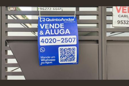 Casa à venda com 179m², 3 quartos e 2 vagas Casa à venda com 179m², 3 quartos e 2 vagasPlaca