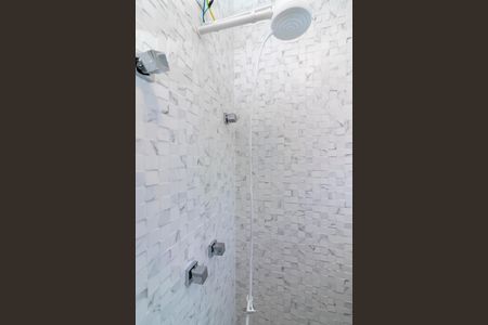 Casa à venda com 179m², 3 quartos e 2 vagas Casa à venda com 179m², 3 quartos e 2 vagasBanheiro da Suíte 1