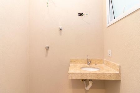 Casa à venda com 179m², 3 quartos e 2 vagas Casa à venda com 179m², 3 quartos e 2 vagasBanheiro de Serviço