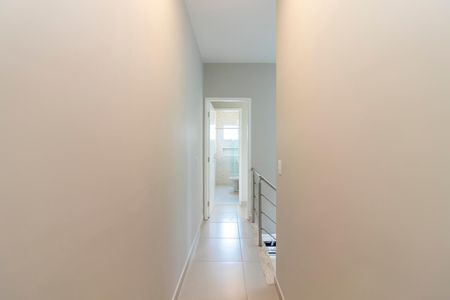 Casa à venda com 179m², 3 quartos e 2 vagas Casa à venda com 179m², 3 quartos e 2 vagasCorredor dos Quartos