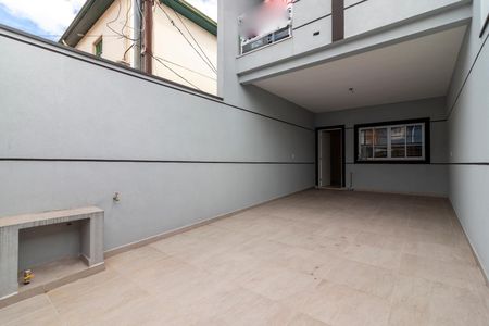 Casa à venda com 179m², 3 quartos e 2 vagas Casa à venda com 179m², 3 quartos e 2 vagasGaragem