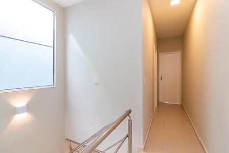 Casa à venda com 179m², 3 quartos e 2 vagas Casa à venda com 179m², 3 quartos e 2 vagasCorredor dos Quartos