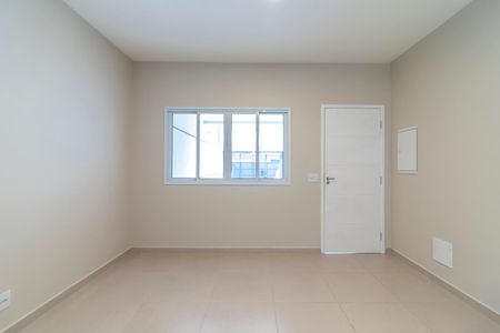 Casa à venda com 179m², 3 quartos e 2 vagas Casa à venda com 179m², 3 quartos e 2 vagasSala