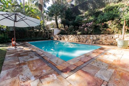 Casa à venda com 1157m², 6 quartos e 8 vagasPiscina