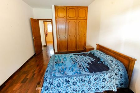 Casa à venda com 1157m², 6 quartos e 8 vagasQuarto 3