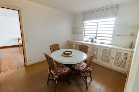 Casa à venda com 1157m², 6 quartos e 8 vagasCopa