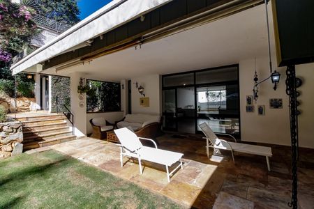 Casa à venda com 1157m², 6 quartos e 8 vagasÁrea Externa