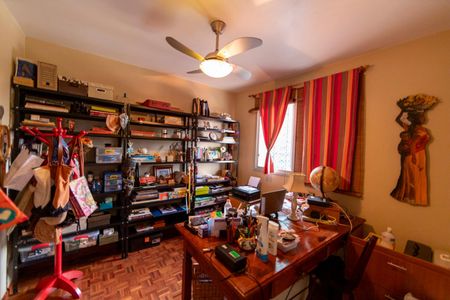 Apartamento à venda com 127m², 4 quartos e 2 vagas Apartamento à venda com 127m², 4 quartos e 2 vagasEscritório