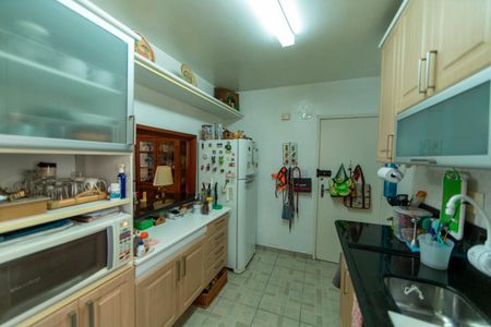 Apartamento à venda com 127m², 4 quartos e 2 vagas Apartamento à venda com 127m², 4 quartos e 2 vagasCozinha