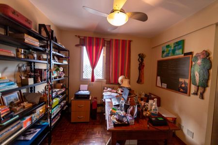 Apartamento à venda com 127m², 4 quartos e 2 vagas Apartamento à venda com 127m², 4 quartos e 2 vagasEscritório