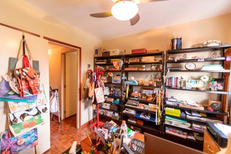 Apartamento à venda com 127m², 4 quartos e 2 vagas Apartamento à venda com 127m², 4 quartos e 2 vagasEscritório