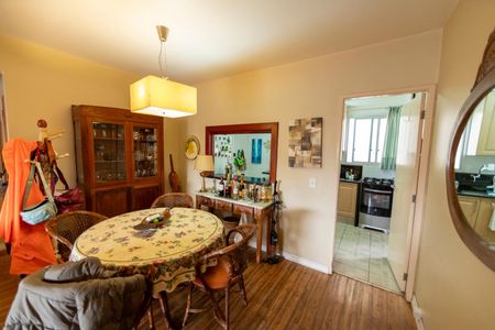 Apartamento à venda com 127m², 4 quartos e 2 vagas Apartamento à venda com 127m², 4 quartos e 2 vagasSala