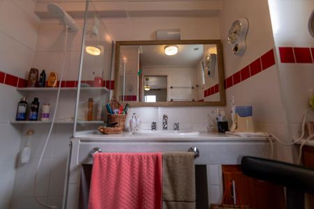 Apartamento à venda com 127m², 4 quartos e 2 vagas Apartamento à venda com 127m², 4 quartos e 2 vagasBanheiro Suite 1