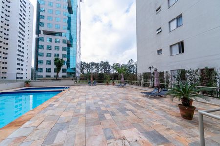 Apartamento à venda com 127m², 4 quartos e 2 vagas Apartamento à venda com 127m², 4 quartos e 2 vagasÁrea comum - Piscina