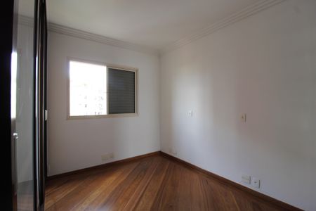 Apartamento à venda com 154m², 4 quartos e 3 vagasQuarto 2 - Suíte