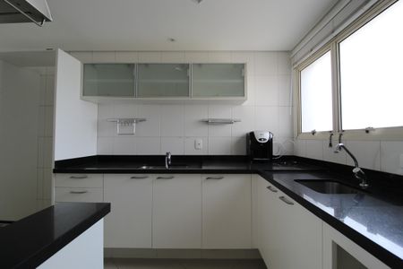 Apartamento à venda com 154m², 4 quartos e 3 vagasCozinha