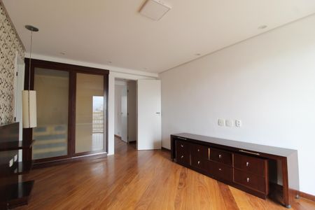 Apartamento à venda com 154m², 4 quartos e 3 vagasQuarto 3 - Suíte