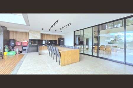 Casa de condomínio à venda com 1000m², 4 quartos e 4 vagas Casa de condomínio à venda com 1000m², 4 quartos e 4 vagasÁrea comum - Churrasqueira