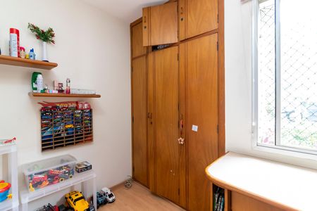 Apartamento à venda com 106m², 3 quartos e 2 vagasQuarto 