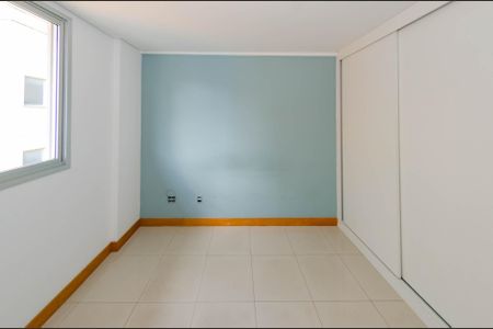 Apartamento à venda com 130m², 3 quartos e 2 vagasQuarto 2