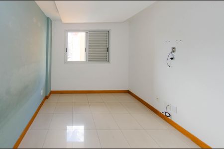 Apartamento à venda com 130m², 3 quartos e 2 vagasSuíte