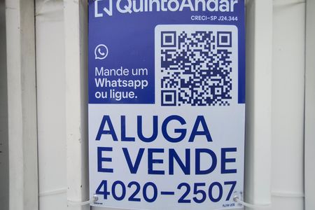 Casa à venda com 230m², 4 quartos e 2 vagas Casa à venda com 230m², 4 quartos e 2 vagasPlaca