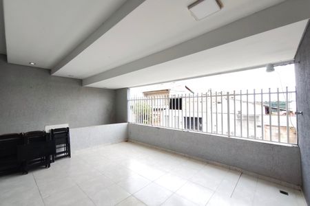 Casa à venda com 230m², 4 quartos e 2 vagas Casa à venda com 230m², 4 quartos e 2 vagasVaranda gourmet