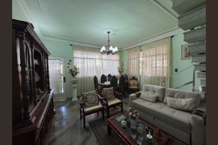 Casa de condomínio à venda com 168m², 3 quartos e 2 vagas