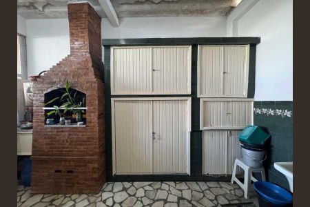 Casa de condomínio à venda com 168m², 3 quartos e 2 vagas