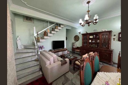 Casa de condomínio à venda com 168m², 3 quartos e 2 vagas