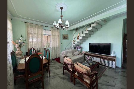 Casa de condomínio à venda com 168m², 3 quartos e 2 vagas