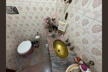 Casa de condomínio à venda com 168m², 3 quartos e 2 vagas