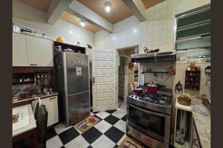 Casa de condomínio à venda com 168m², 3 quartos e 2 vagas