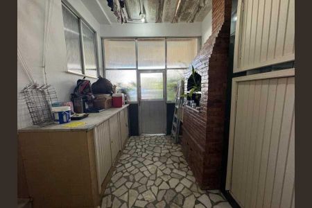 Casa de condomínio à venda com 168m², 3 quartos e 2 vagas