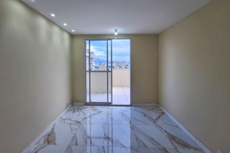 Apartamento à venda com 87m², 2 quartos e 1 vaga Apartamento à venda com 87m², 2 quartos e 1 vagaSala