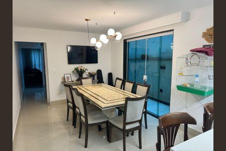 Casa à venda com 300m², 3 quartos e 3 vagassala de jantar 