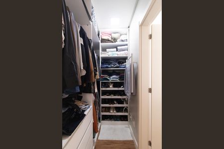 Casa de condomínio à venda com 197m², 3 quartos e 2 vagasCloset Suíte 