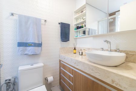 Casa de condomínio à venda com 197m², 3 quartos e 2 vagasBanheiro Suíte 