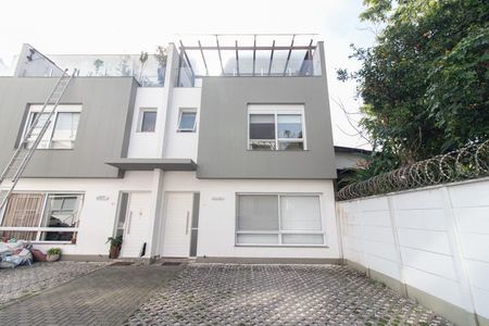 Casa de condomínio à venda com 197m², 3 quartos e 2 vagasFachada