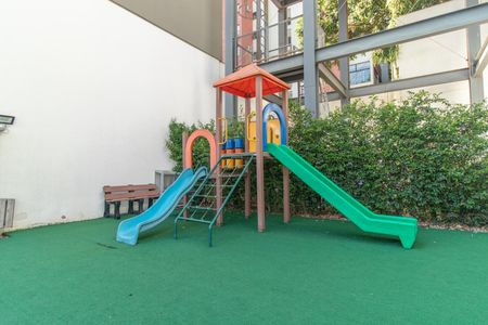 Casa de condomínio à venda com 197m², 3 quartos e 2 vagasÁrea comum - Playground