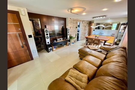 Apartamento para alugar com 140m², 4 quartos e 2 vagasSala