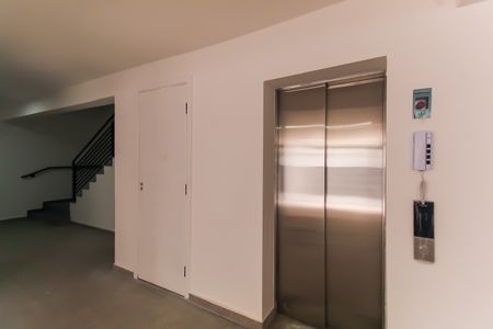 Studio para alugar com 32m², 1 quarto e sem vaga Studio para alugar com 32m², 1 quarto e sem vagaElevador