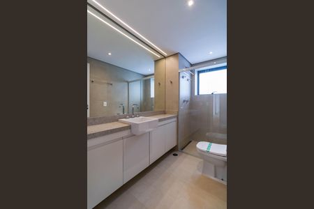 Apartamento para alugar com 145m², 3 quartos e 2 vagasBanheiro Suíte 3