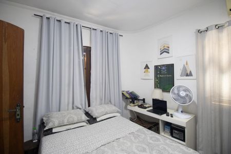 Casa à venda com 286m², 3 quartos e 3 vagas Casa à venda com 286m², 3 quartos e 3 vagasQuarto 3