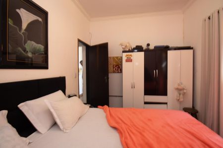 Casa à venda com 286m², 3 quartos e 3 vagas Casa à venda com 286m², 3 quartos e 3 vagasQuarto 2