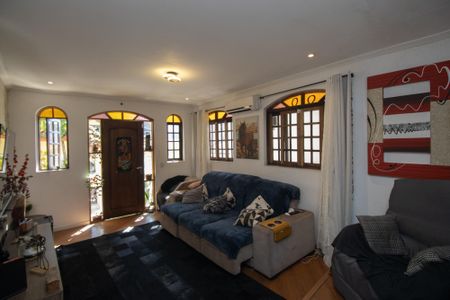 Casa à venda com 286m², 3 quartos e 3 vagas Casa à venda com 286m², 3 quartos e 3 vagasSala