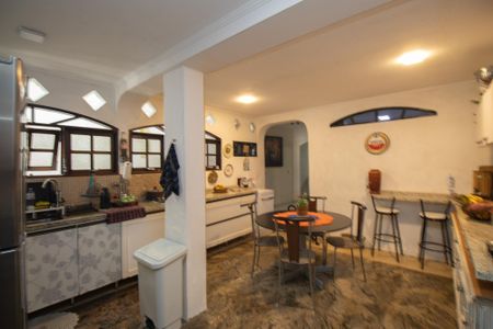 Casa à venda com 286m², 3 quartos e 3 vagas Casa à venda com 286m², 3 quartos e 3 vagasCozinha