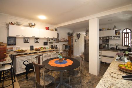 Casa à venda com 286m², 3 quartos e 3 vagas Casa à venda com 286m², 3 quartos e 3 vagasCozinha